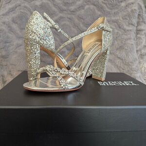BNIB Badgley Mischka Omega II Silver Glitter and Embellished Block Heel Sandals